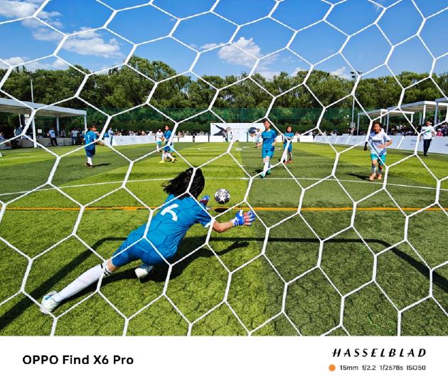 OPPO携手足球巨星卡卡开启公益足球之旅