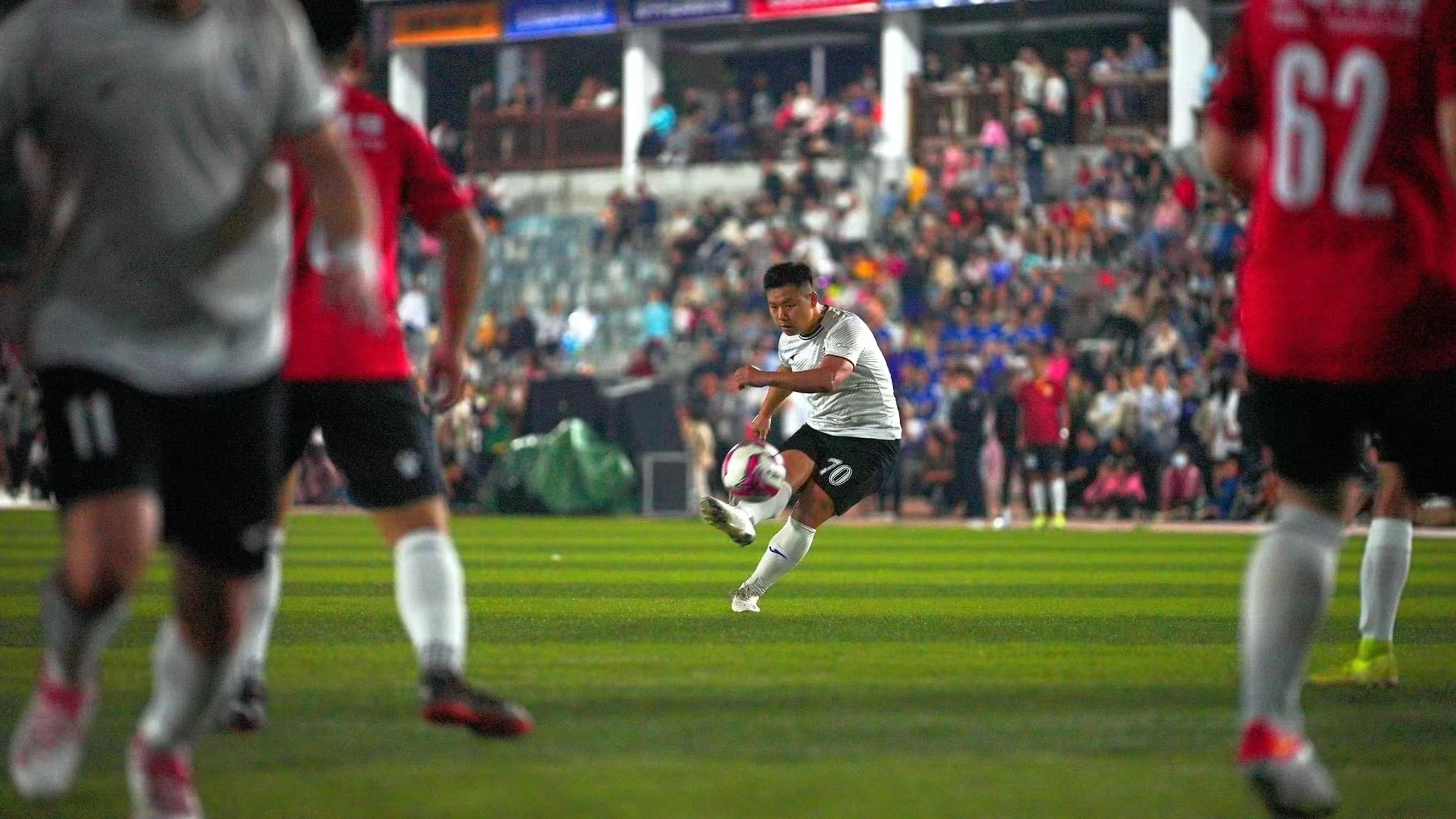 贵州村超足球榕江,贵州村超足球场地在榕江县城吗