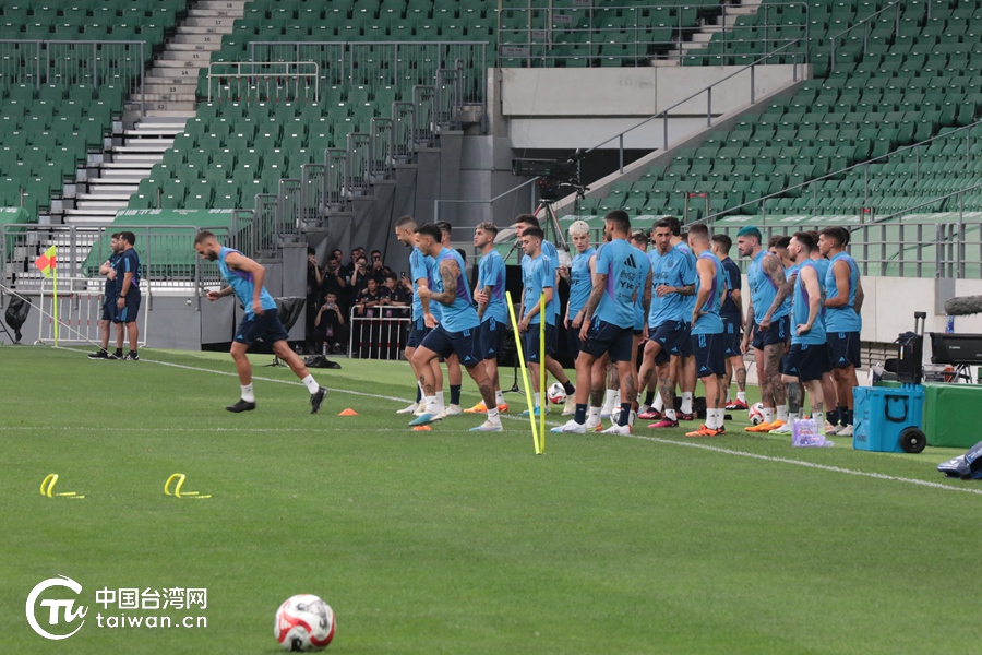 阿根廷足球队以梅西命名的训练场,阿根廷队训练梅西