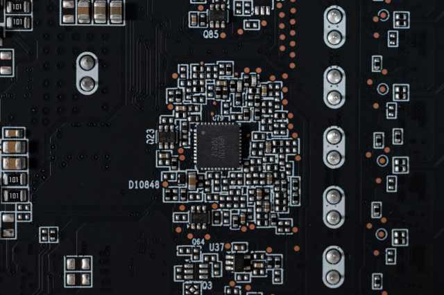 不惜堆料的旗舰“芯”王，索泰GeForceRTX4090PGFOC显卡评测