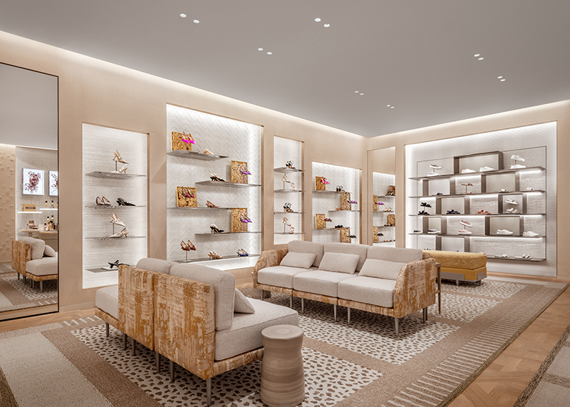 今日消费资讯:3家DIOR精品店在成都SKP正式开幕、飞利浦高效节能系列LED新品上市