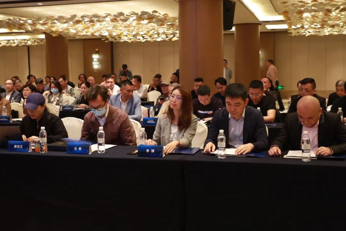 前员工组团上门“*薪讨**”，国内唯一音像作品集体管理组织被举报“卖官”丨深度调查