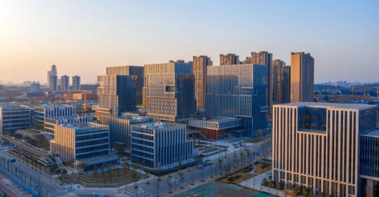 蓉平：奋楫奔向科技创新的“诗与远方”