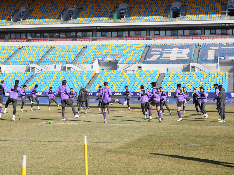 热辣滚烫，奔腾吧，“滨城”足球！