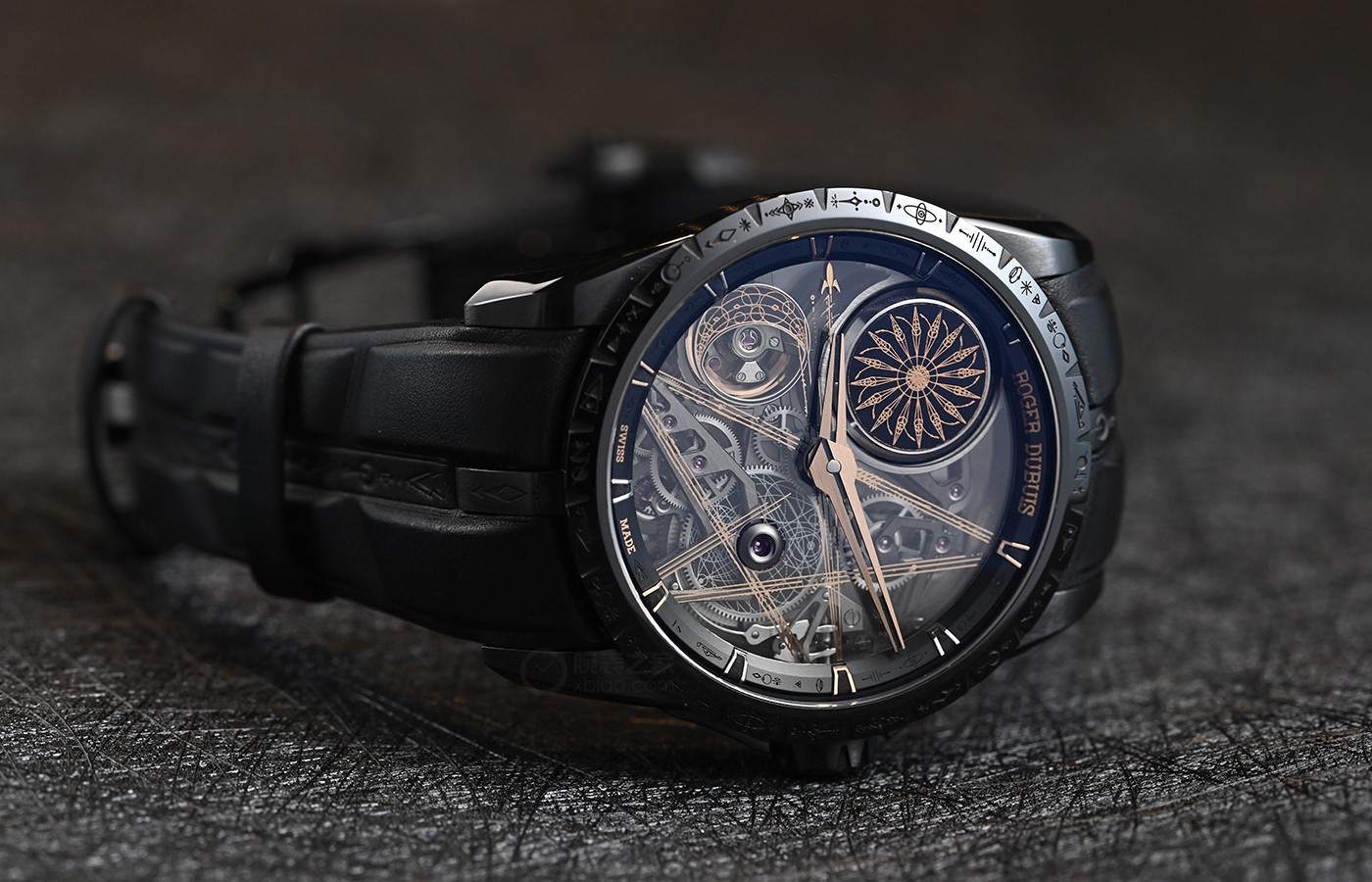 陶瓷手表和钢表的优缺点,质感很轻的陶瓷到底好不好