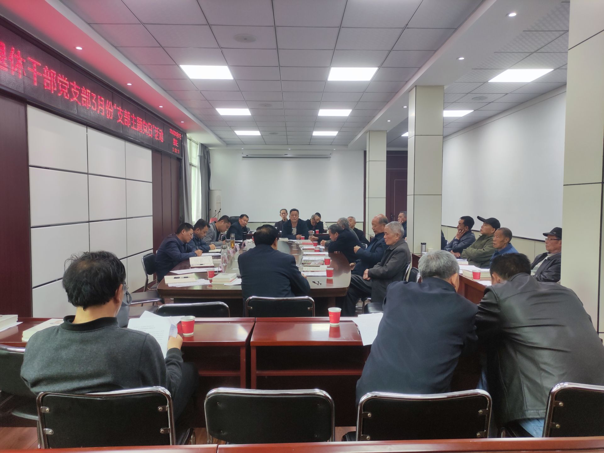 退伍不褪色退役不退疫个人事迹,离岗不离党退休不褪色感言