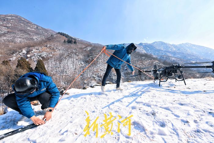 无人机触碰高压线事故,无人机飞越高压线