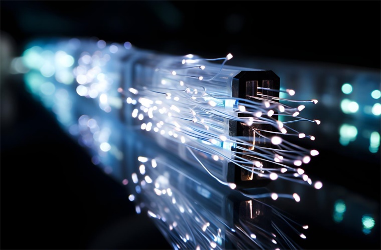 301TB/秒！迄今最高光纤数据传输速度，是英国平均宽带速度的450万倍【附光纤光缆技术赛道观察图谱】